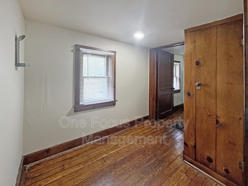 3BR/1.5BA - $975 - 2 Cats Welcome! property image