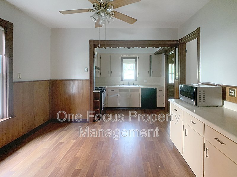 4BR/1.5BA - $1175 - up to 2 pets welcome under 50lbs. property image