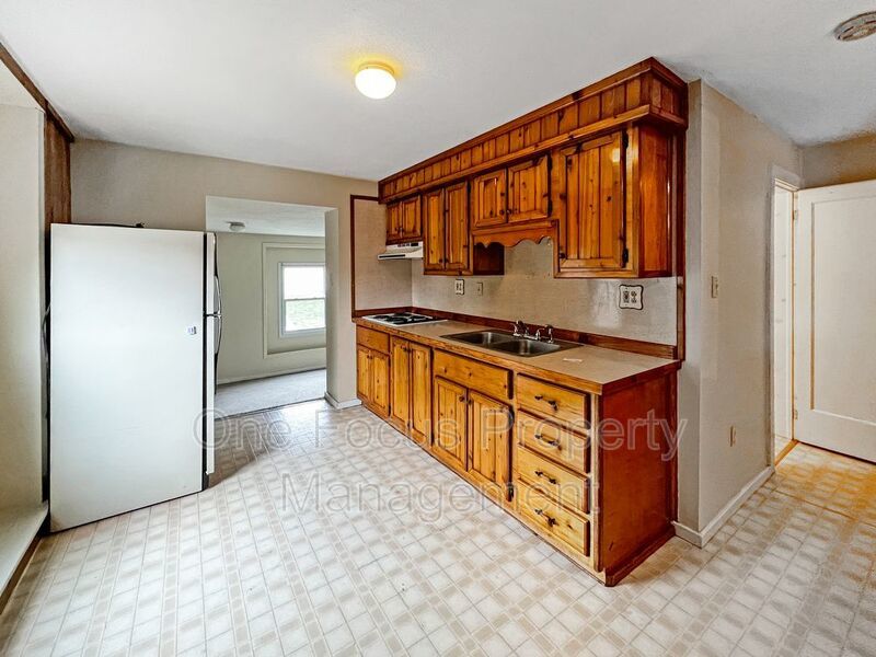 2BR/1BA - $695/month property image