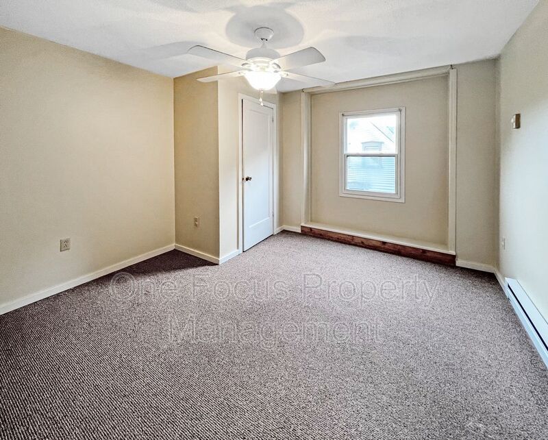 2BR/1BA - $695/month property image