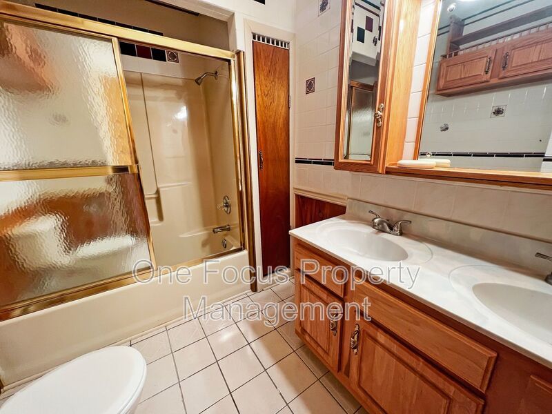 Spacious and Unique 3BR/12BA - Up to pets under 50# welcome! property image