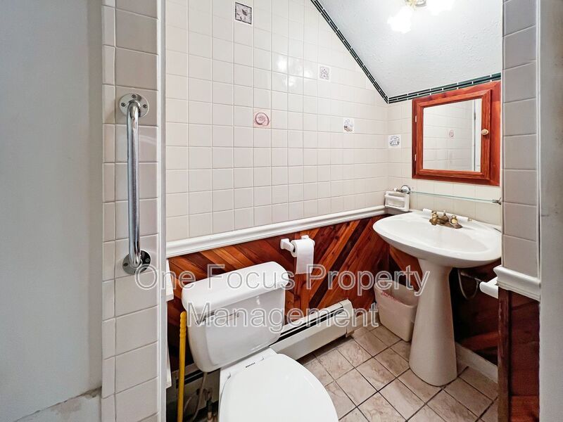 Spacious and Unique 3BR/12BA - Up to pets under 50# welcome! property image