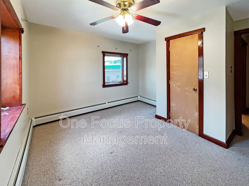 Spacious and Unique 3BR/12BA - Up to pets under 50# welcome! property image