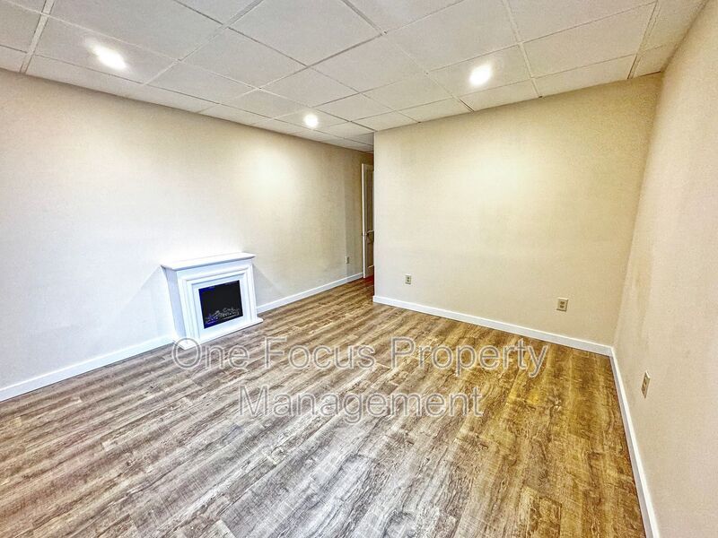 Newly Renovated 1BR/1BA - up to 2 Cats Welcome! property image