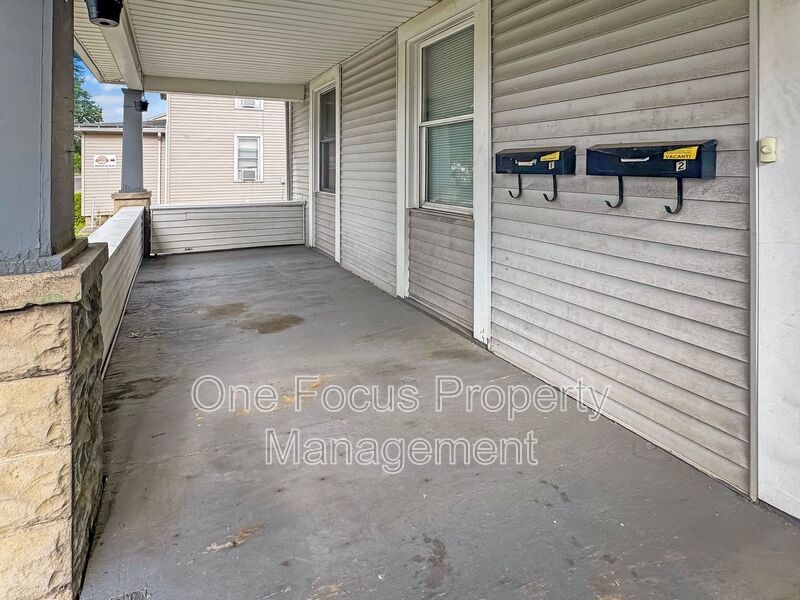 Spacious Second Floor 1BR/1BA - 2 pets under 25 lbs. welcome! property image