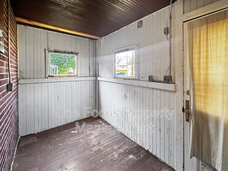 Cozy 3BR/1BA with a 2 Car Garage! property image