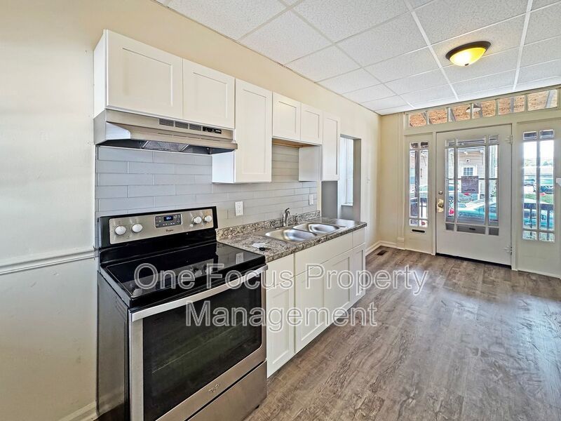 Cozy 2BR/1BA Duplex - 1 Cat Welcome! property image