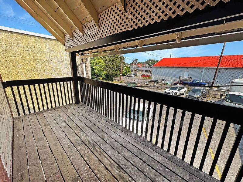 Cozy 2BR/1BA Duplex - 1 Cat Welcome! property image