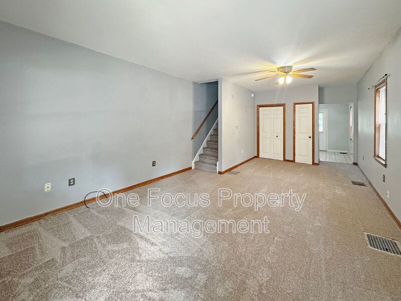 Beautiful 2BR/1BA Duplex - 2 pets welcome! property image