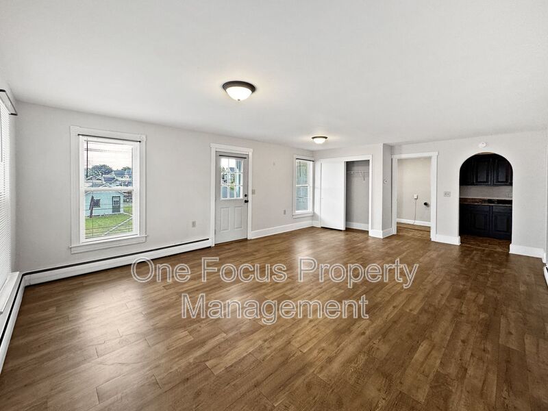 Available 9.15!!! Cozy 1st Floor 2BR/1BA - 2 Pets Under 50lbs. Welcome! property image