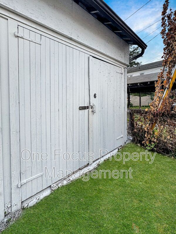 8x16 Garage Space - Free Application! property image