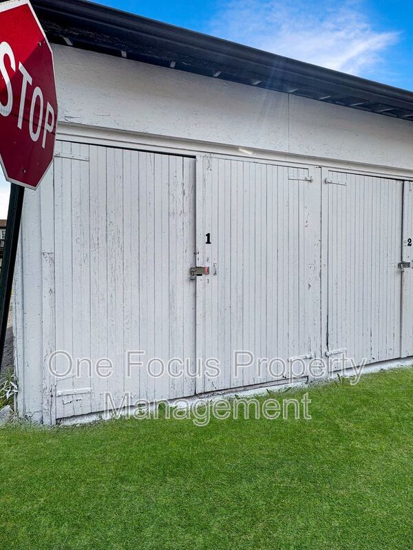 Garage Space! Aprox. 8x16 property image