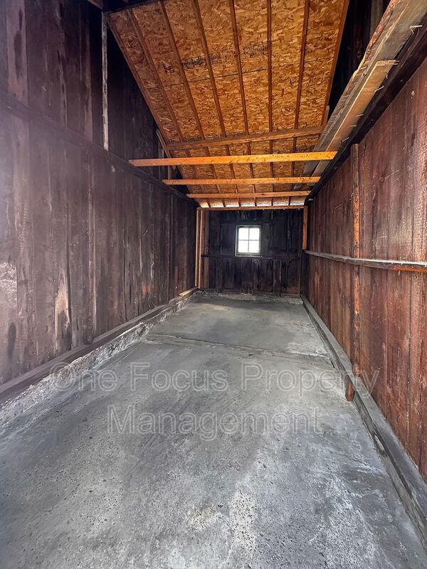 Garage Space! Aprox. 8x16 property image