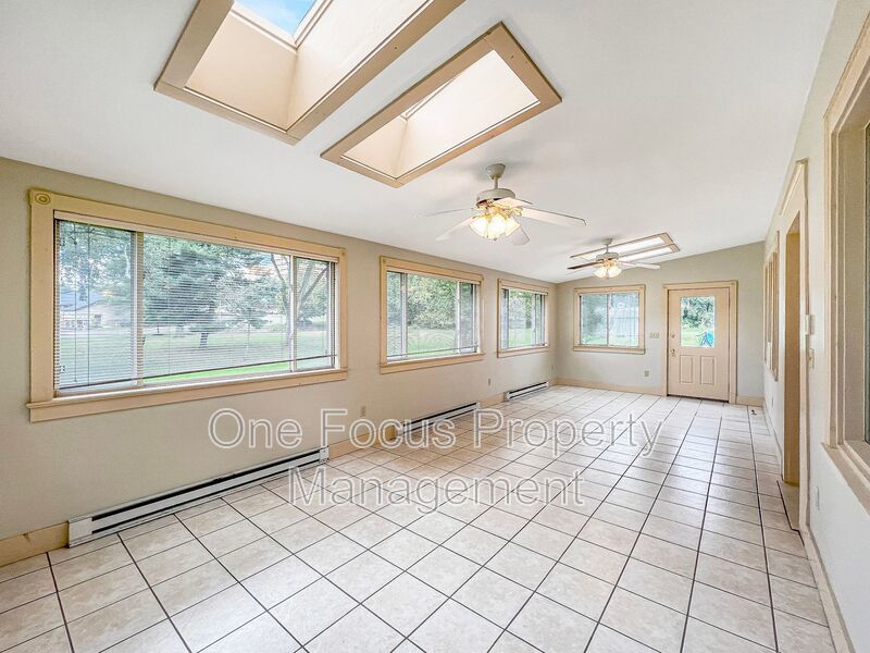 Available mid-September! 3BR/1.5BA - 2 pets welcome with no weight restrictions! property image