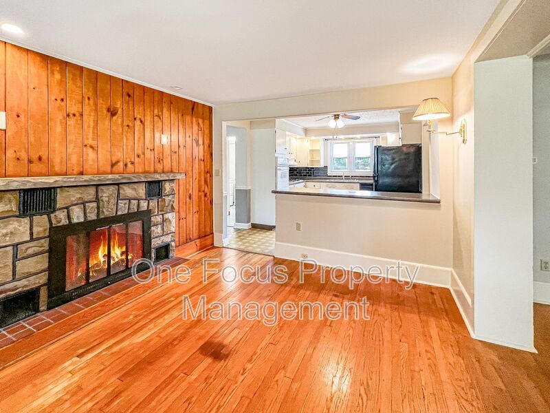 Available mid-September! 3BR/1.5BA - 2 pets welcome with no weight restrictions! property image