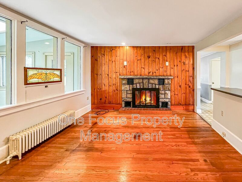 Available mid-September! 3BR/1.5BA - 2 pets welcome with no weight restrictions! property image