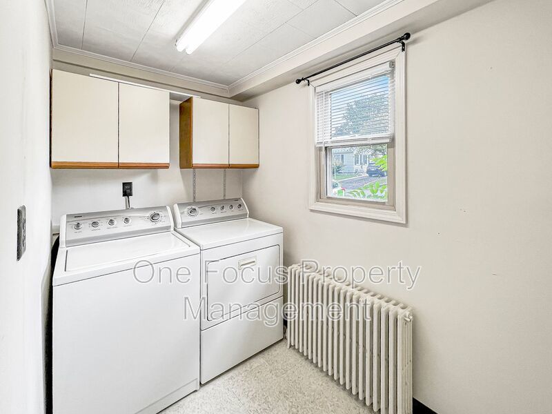 Available mid-September! 3BR/1.5BA - 2 pets welcome with no weight restrictions! property image