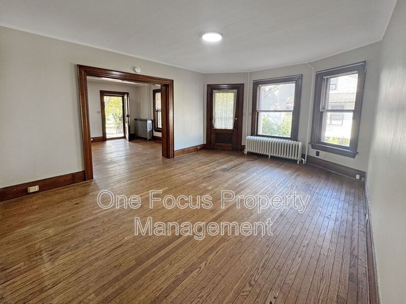 Spacious 2BR/1BA - Pet Friendly! property image