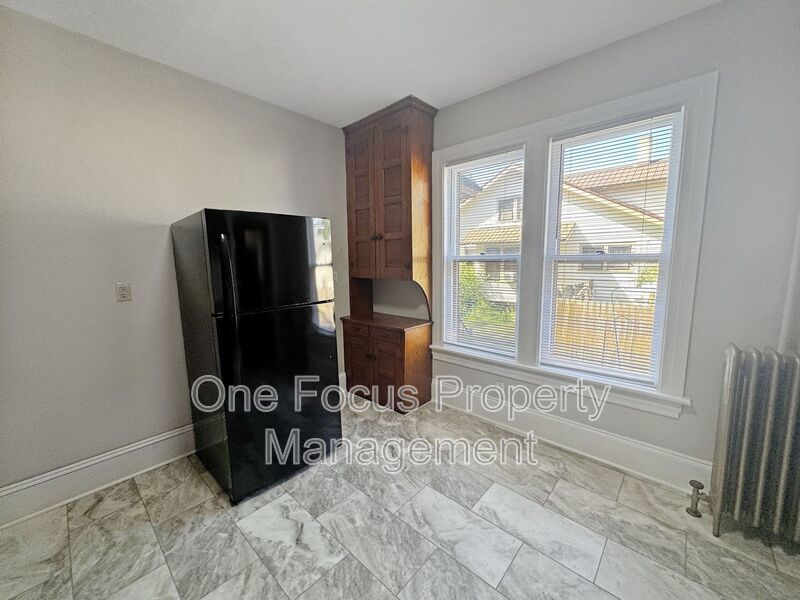 Spacious 2BR/1BA - Pet Friendly! property image
