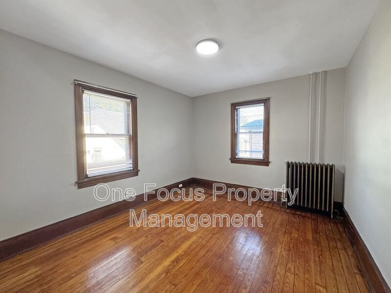 Spacious 2BR/1BA - Pet Friendly! property image