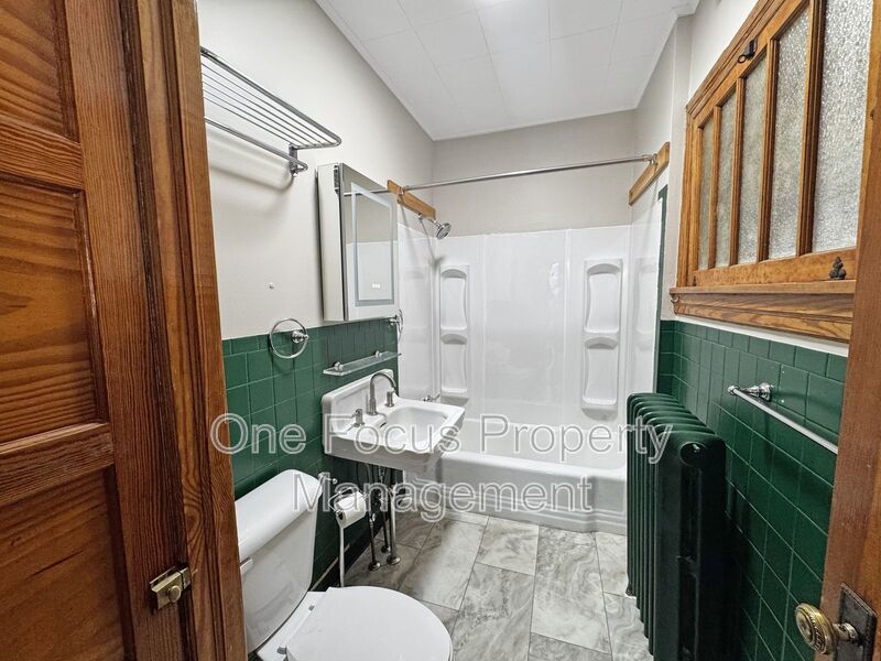Spacious 2BR/1BA - Pet Friendly! property image
