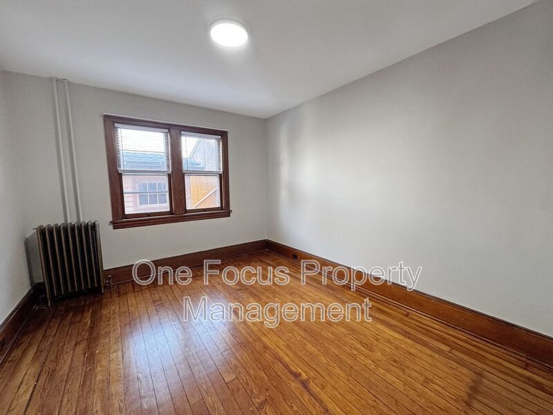Spacious 2BR/1BA - Pet Friendly! property image