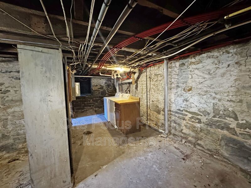 Spacious 2BR/1BA - Pet Friendly! property image