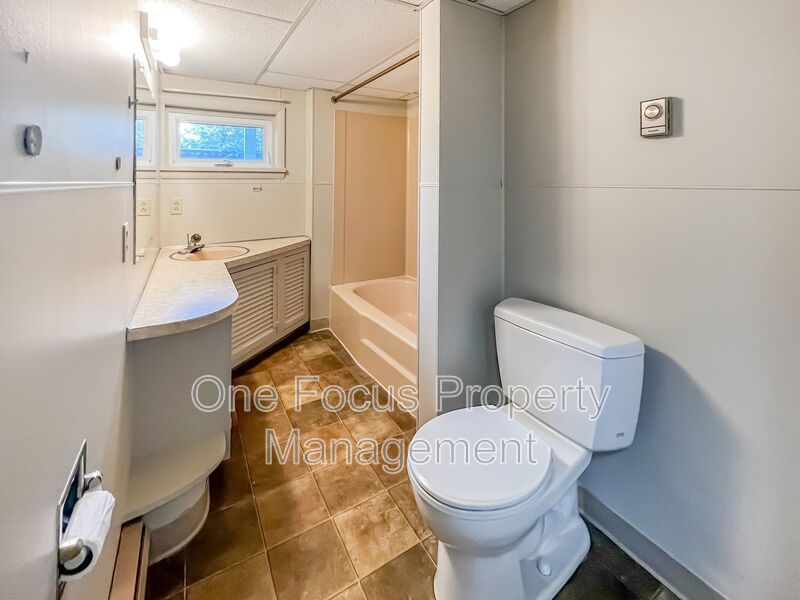 Cozy first floor 1BR/1BA - some utilities included! property image