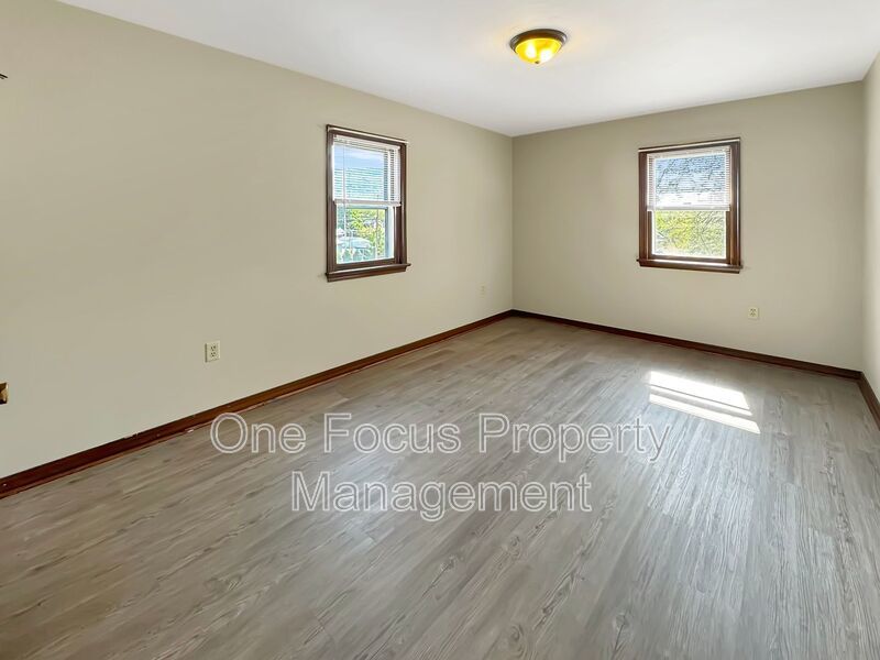 Second Floor 2BR/1BA - Pet Friendly! property image