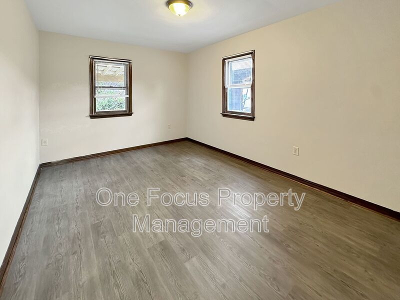 Second Floor 2BR/1BA - Pet Friendly! property image