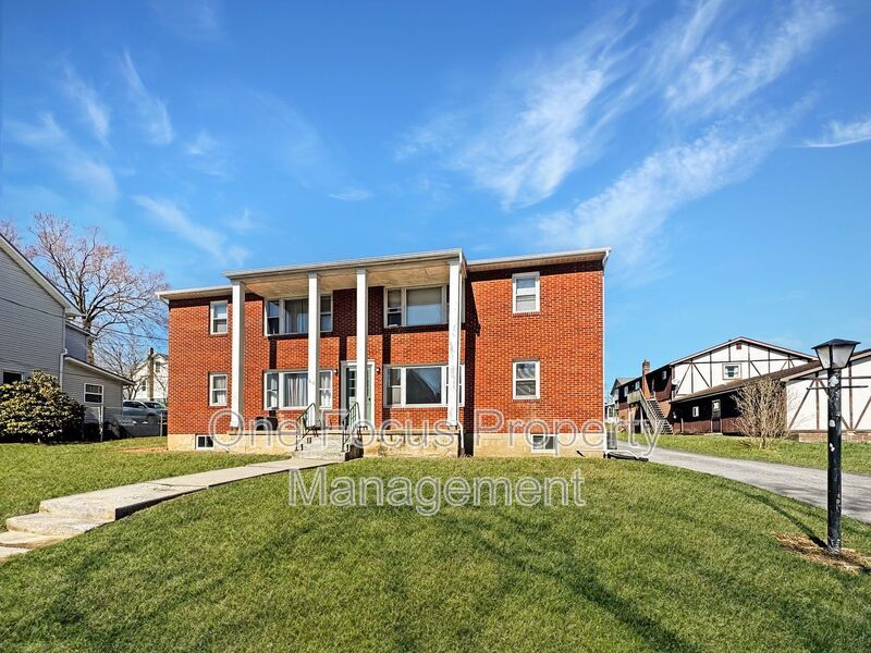 Second Floor 2BR/1BA - Pet Friendly! property image