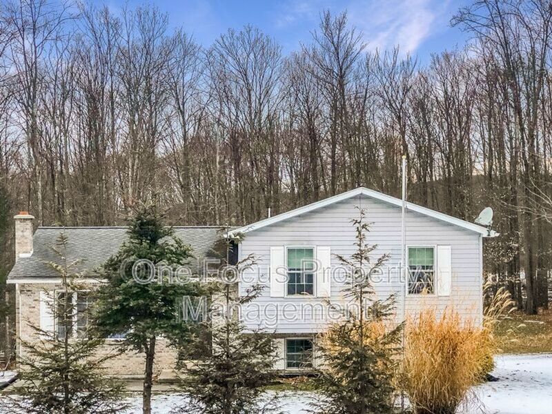 Large Single Family Home - Pet Friendly! property image