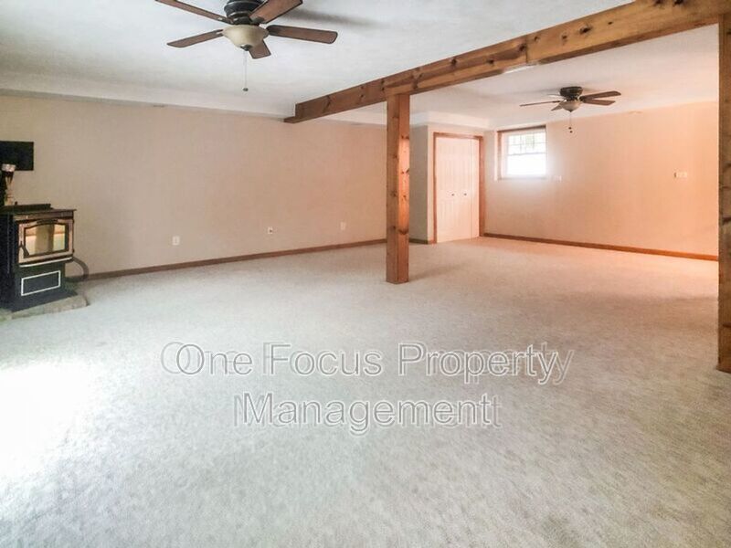 Large Single Family Home - Pet Friendly! property image