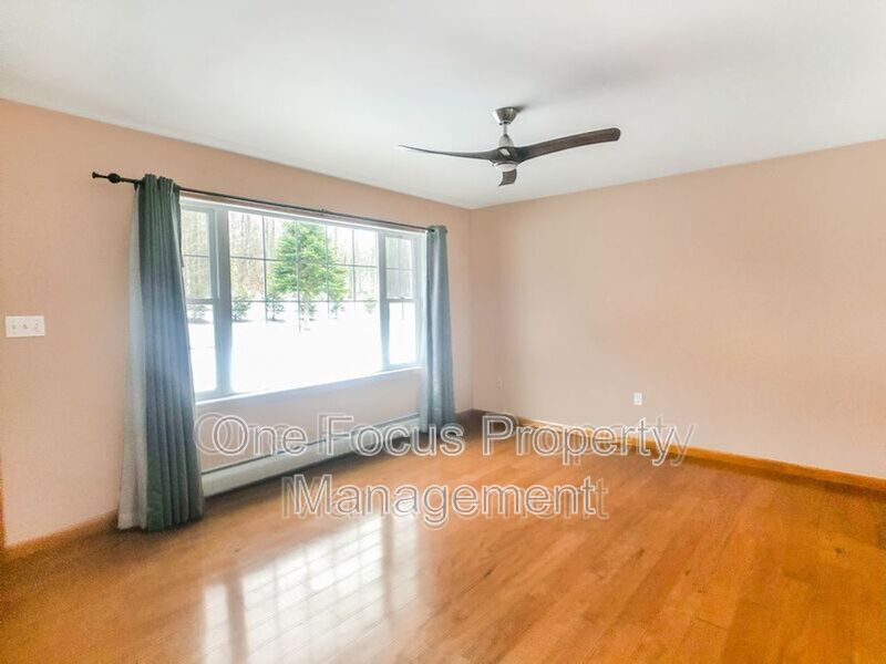 Large Single Family Home - Pet Friendly! property image