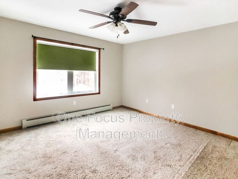 Large Single Family Home - Pet Friendly! property image