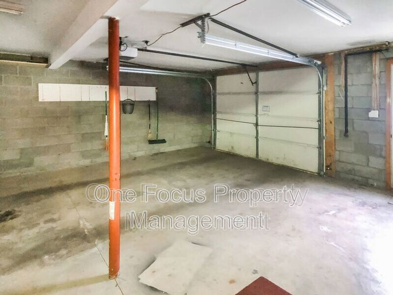 Large Single Family Home - Pet Friendly! property image