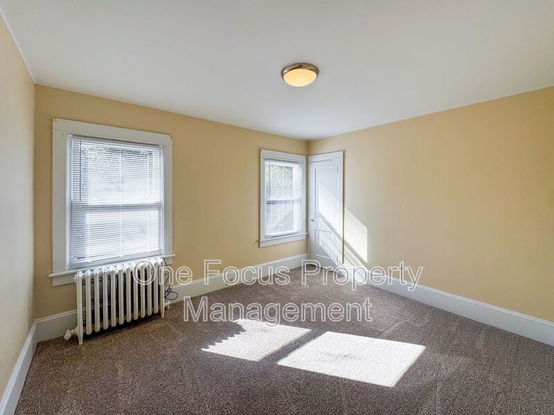 Bright and Spacious 3BR/1BA Duplex- Pet Friendly! property image
