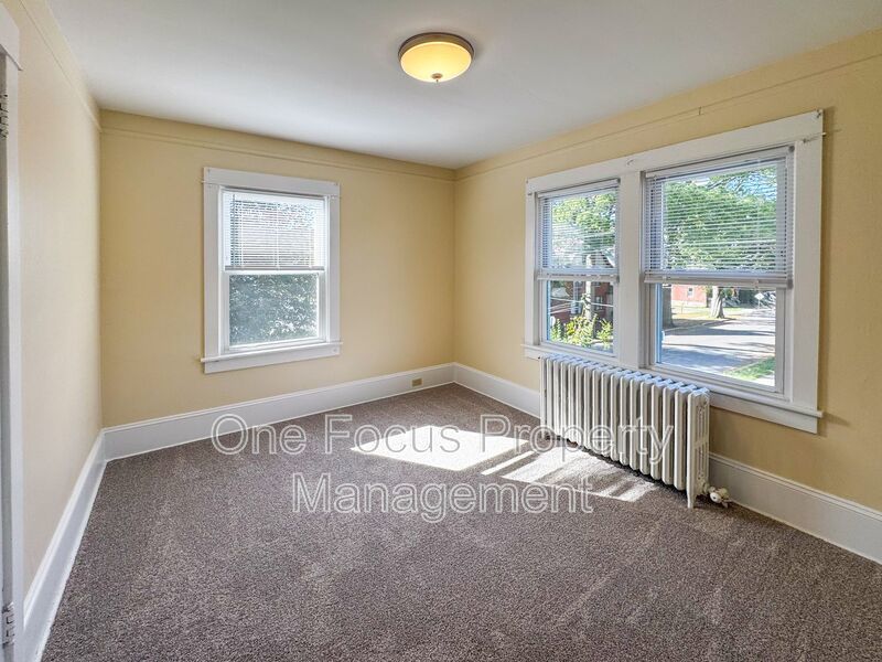 Bright and Spacious 3BR/1BA Duplex- Pet Friendly! property image
