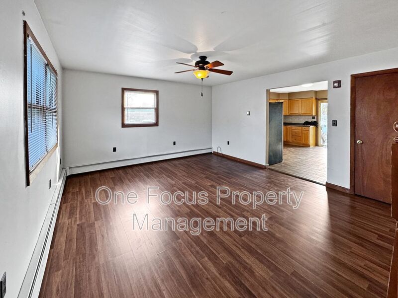 Beautiful 2BR/1.5BA Duplex - Pet Friendly property image