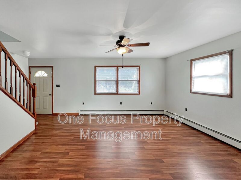Beautiful 2BR/1.5BA Duplex - Pet Friendly property image