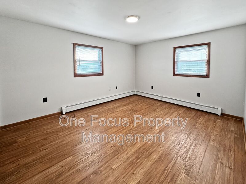 Beautiful 2BR/1.5BA Duplex - Pet Friendly property image