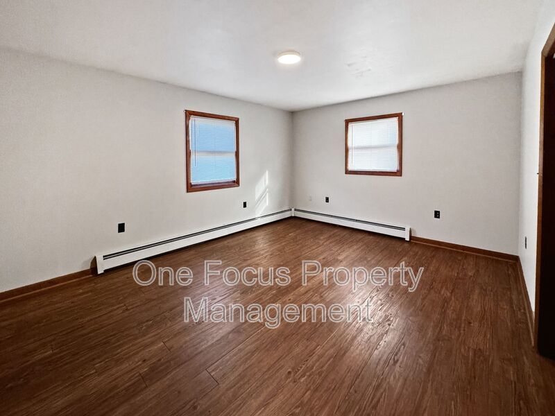 Beautiful 2BR/1.5BA Duplex - Pet Friendly property image