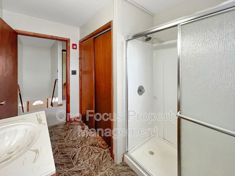 Beautiful 2BR/1.5BA Duplex - Pet Friendly property image