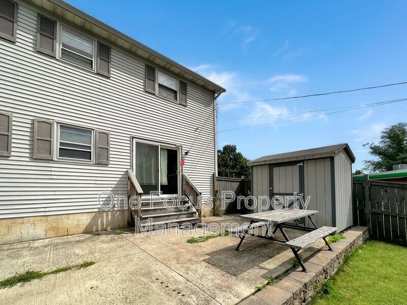 Beautiful 2BR/1.5BA Duplex - Pet Friendly property image