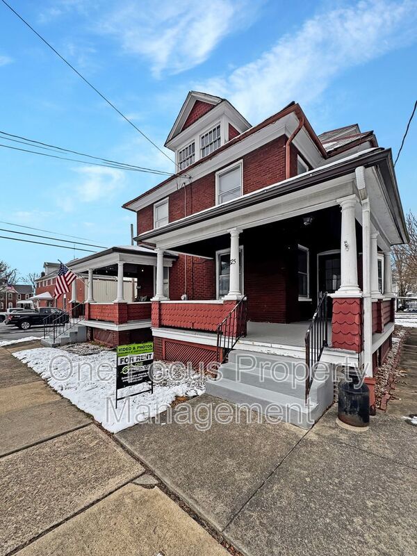 3BR/1BA South Wmspt School District - UP to 2 pets under 50 lbs. welcome! property image