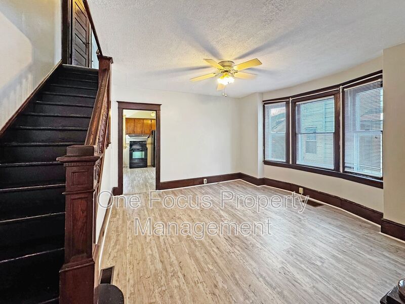 3BR/1BA South Wmspt School District - UP to 2 pets under 50 lbs. welcome! property image
