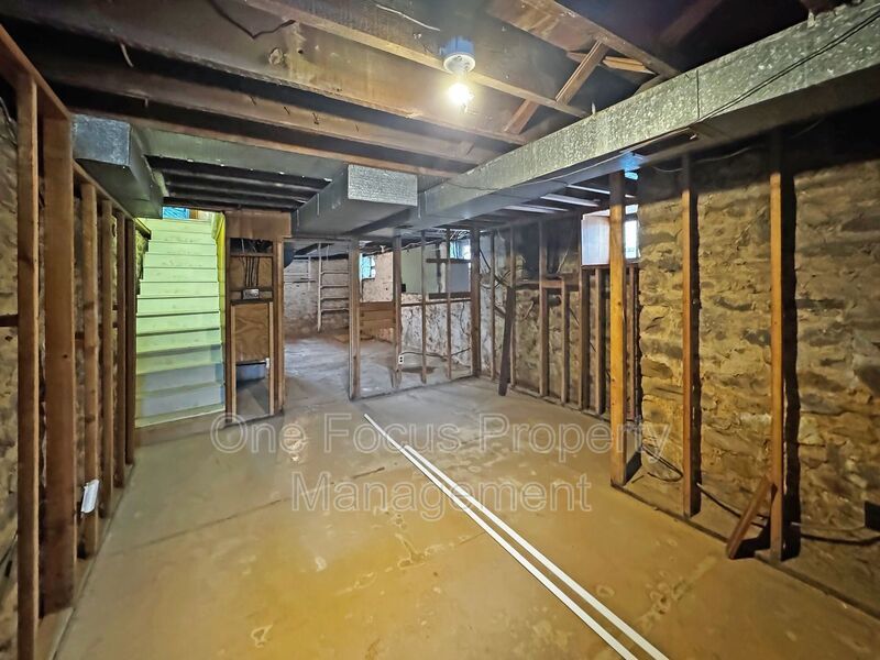 3BR/1BA South Wmspt School District - UP to 2 pets under 50 lbs. welcome! property image