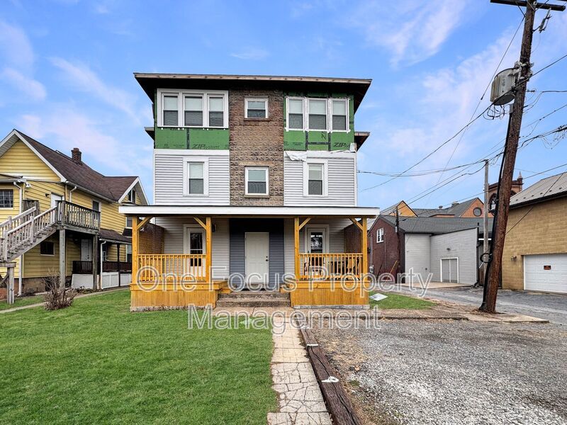 First Floor 2BR/1BA Apartment with  HEAT INCLUDED! property image