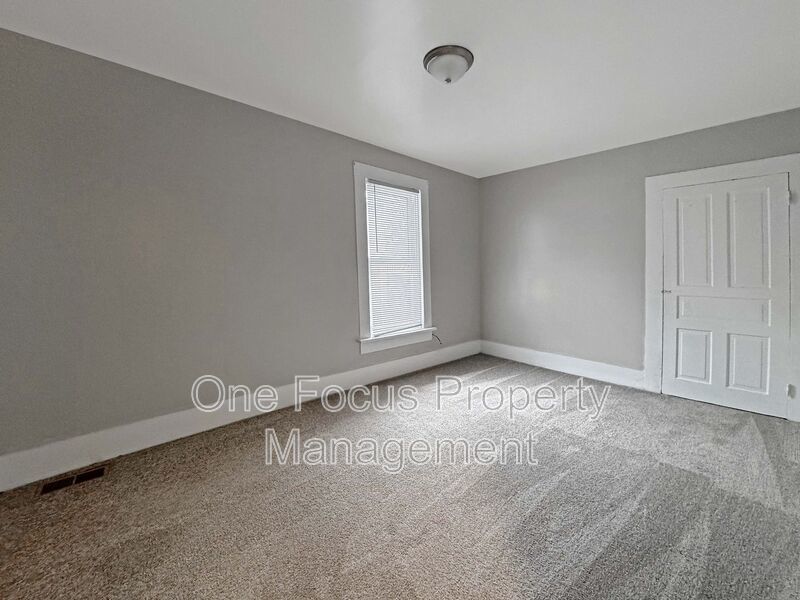 Spacious 3BR/1BA - Up to 2 dogs under 50# Welcome! property image