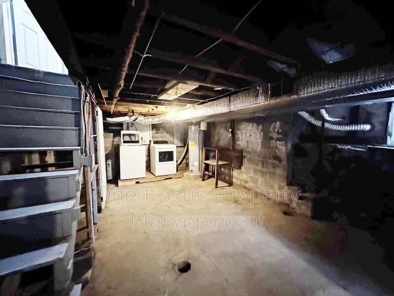 Spacious 3BR/1BA - Up to 2 dogs under 50# Welcome! property image